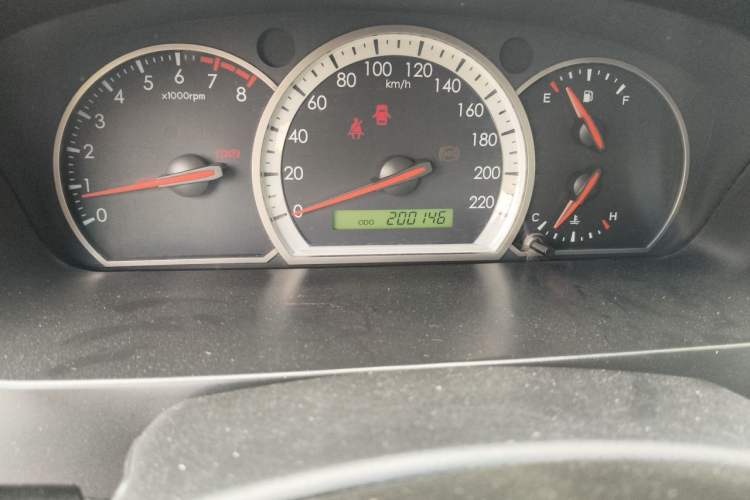Used Chevrolet Epica 2012 1.8 Comfort Edition MT Odometer Close Up