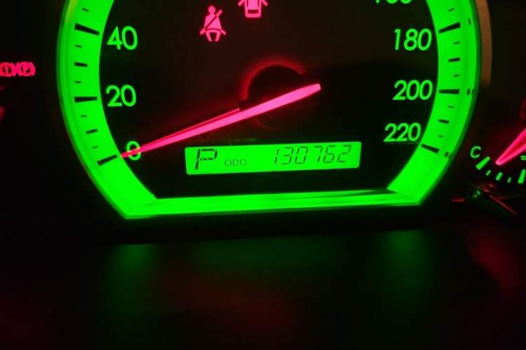 Used Chevrolet Epica 2012 1.8 Comfort Edition AT Odometer Close Up