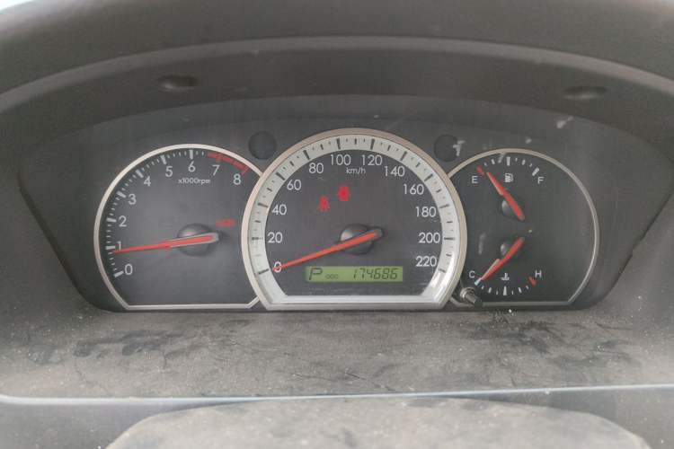 Used Chevrolet Epica 2012 1.8 Comfort Edition AT Odometer Close Up