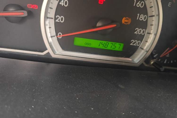Used Chevrolet Epica 2012 1.8 Comfort Edition MT Odometer Close Up