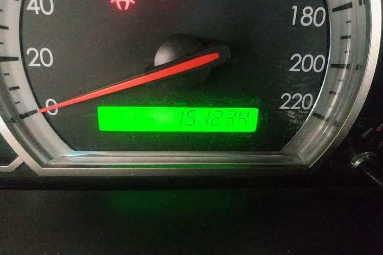 Used Chevrolet Epica 2012 1.8 ZhiZhen Edition MT Odometer Close Up