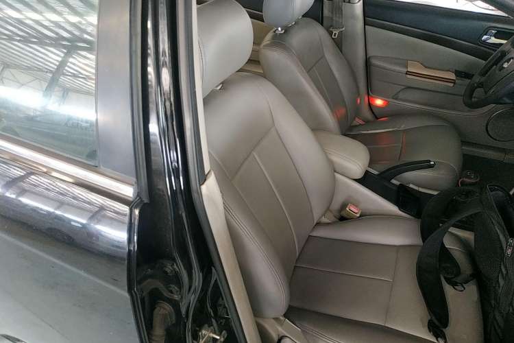 Used Chevrolet Epica 2012 1.8 ZhiZhen Edition MT Right Front Seat