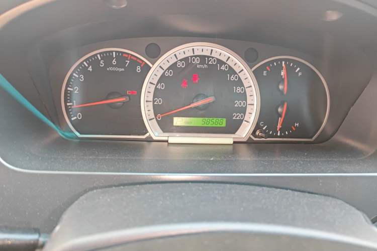 Used Chevrolet Epica 2012 1.8 Luxury Edition AT Odometer Close Up