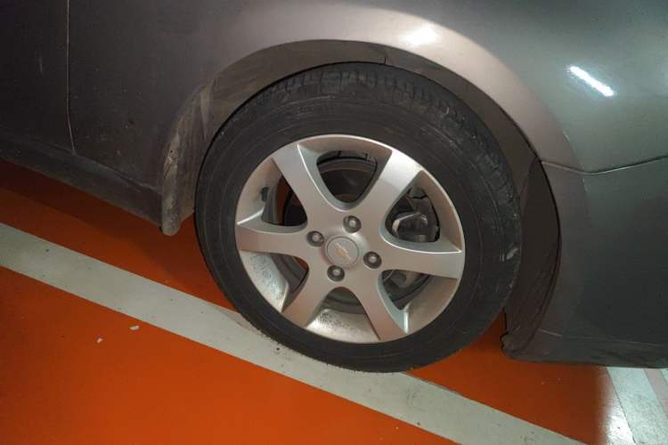 Used Chevrolet Epica 2012 1.8 Luxury Edition MT Right Front Wheel Hub