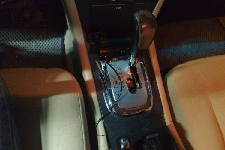 Used Chevrolet Epica 2012 1.8 Comfort Edition AT Gear Lever
