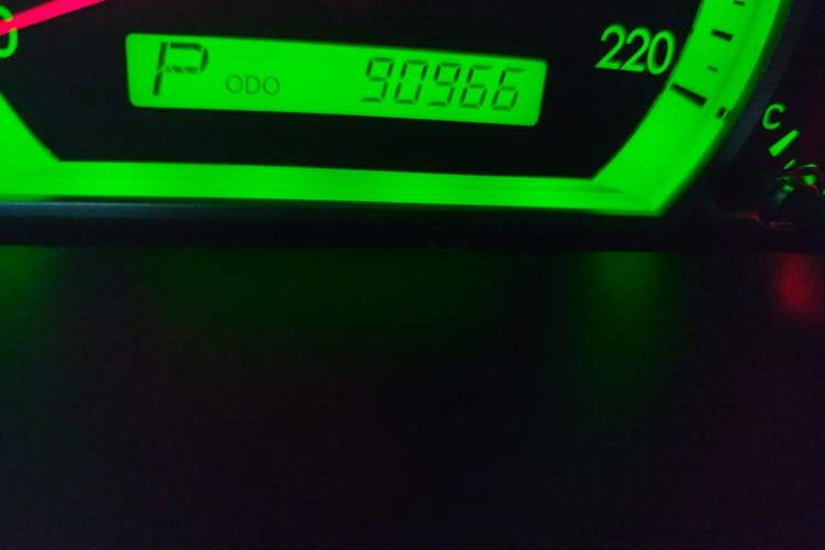 Used Chevrolet Epica 2012 1.8 Comfort Edition AT Odometer Close Up