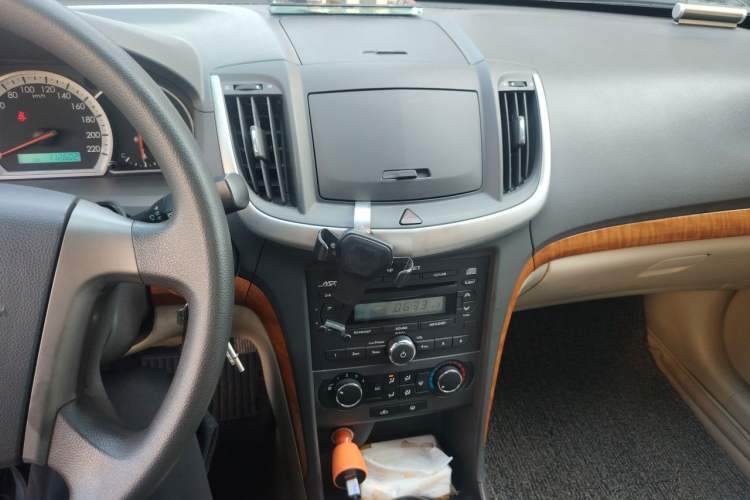 Used Chevrolet Epica 2013 1.8 SL ZhiZhen Edition MT Audio And AC Panel
