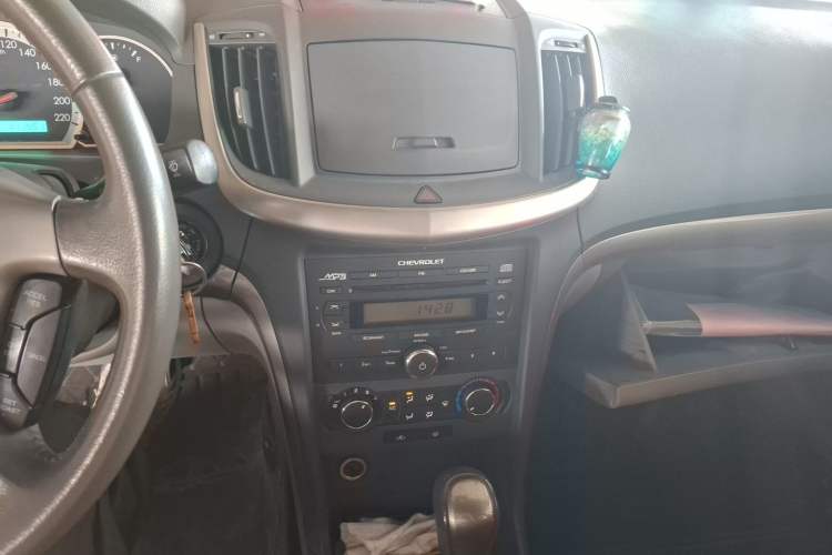 Used Chevrolet Epica 2013 1.8 SE Comfort Edition AT Audio And AC Panel