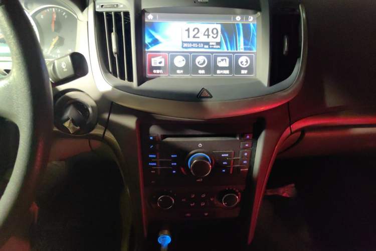 Used Chevrolet Epica 2013 1.8 SE Comfort Edition MT Audio And AC Panel