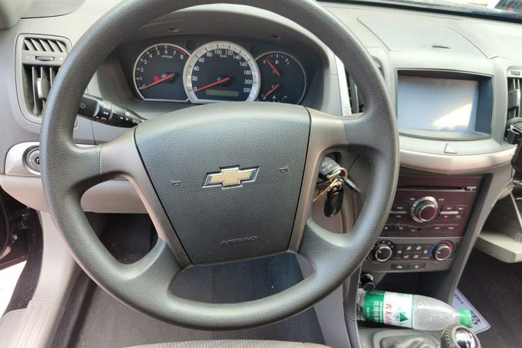 Used Chevrolet Epica 2013 1.8 SL ZhiZhen Edition MT Center Console