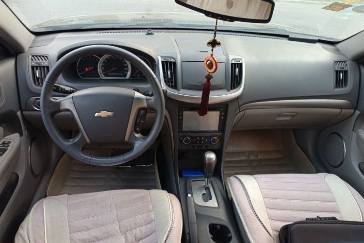 Used Chevrolet Epica 2013 1.8 SE Comfort Edition AT Center Console