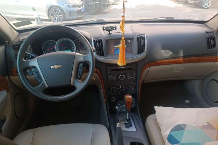 Used Chevrolet Epica 2013 1.8 SX Luxury Edition AT Center Console