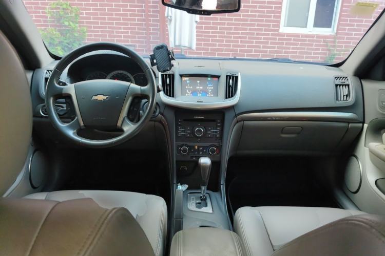 Used Chevrolet Epica 2013 1.8 SX Luxury Edition AT Center Console