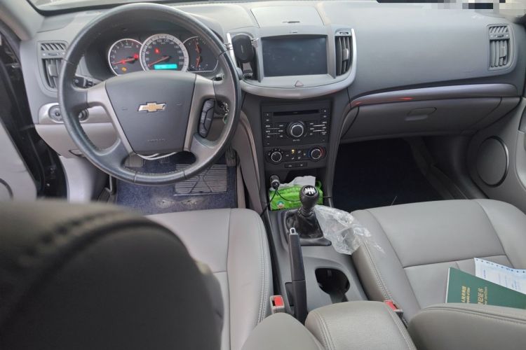 Used Chevrolet Epica 2013 1.8 SE Comfort Edition MT Center Console