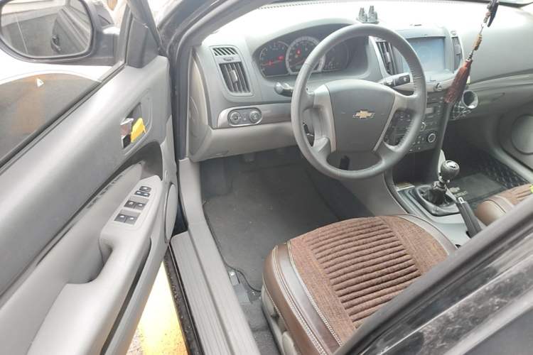 Used Chevrolet Epica 2013 1.8 SE Comfort Edition MT Driver Seat