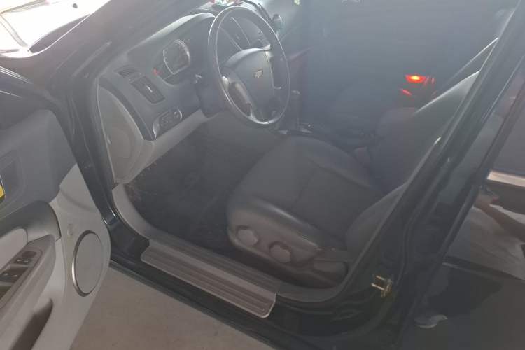 Used Chevrolet Epica 2013 1.8 SE Comfort Edition AT Driver Seat