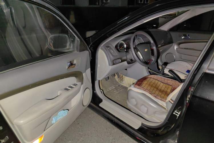 Used Chevrolet Epica 2013 1.8 SE Comfort Edition MT Driver Seat