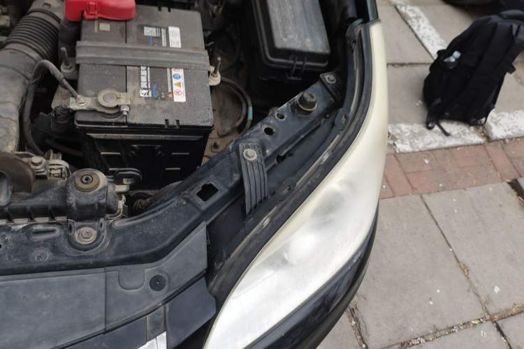 Used Chevrolet Epica 2013 1.8 SL ZhiZhen Edition MT Engine Bay Left