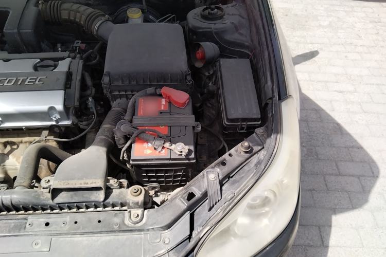 Used Chevrolet Epica 2013 1.8 SL ZhiZhen Edition MT Engine Bay Left
