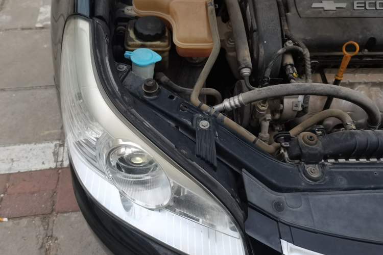 Used Chevrolet Epica 2013 1.8 SL ZhiZhen Edition MT Engine Bay Right