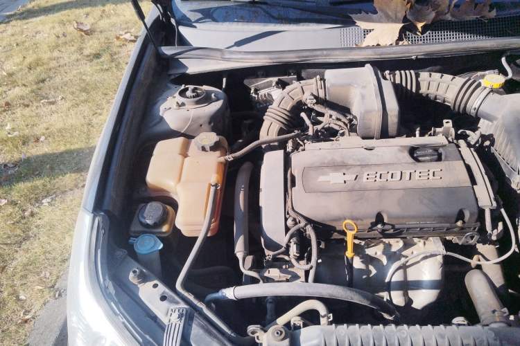 Used Chevrolet Epica 2013 1.8 SL ZhiZhen Edition MT Engine Bay Right