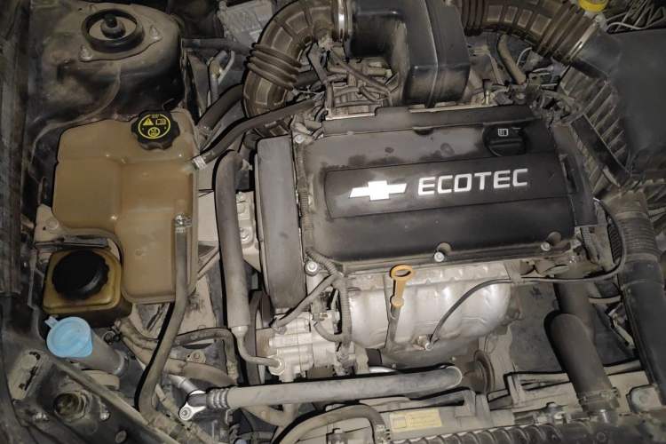 Used Chevrolet Epica 2013 1.8 SL ZhiZhen Edition MT Engine Bay Right