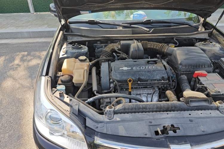 Used Chevrolet Epica 2013 1.8 SE Comfort Edition MT Engine Bay Right