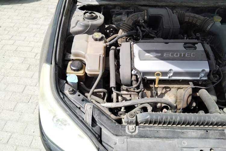 Used Chevrolet Epica 2013 1.8 SL ZhiZhen Edition MT Engine Bay Right