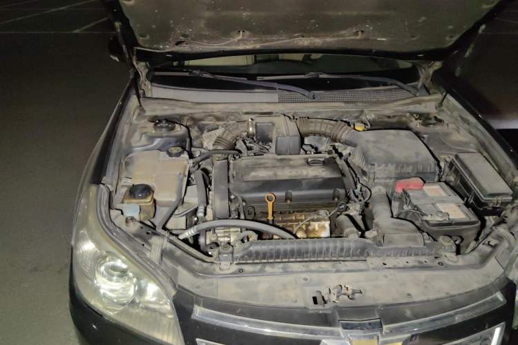 Used Chevrolet Epica 2013 1.8 SE Comfort Edition MT Engine Bay Right