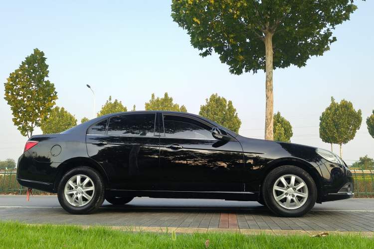 Used Chevrolet Epica 2013 1.8 SE Comfort Edition MT Exterior 4