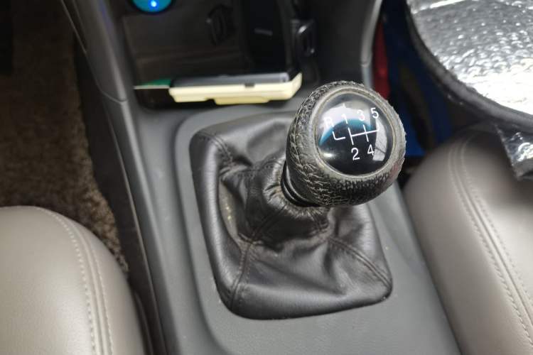 Used Chevrolet Epica 2013 1.8 SL ZhiZhen Edition MT Gear Lever