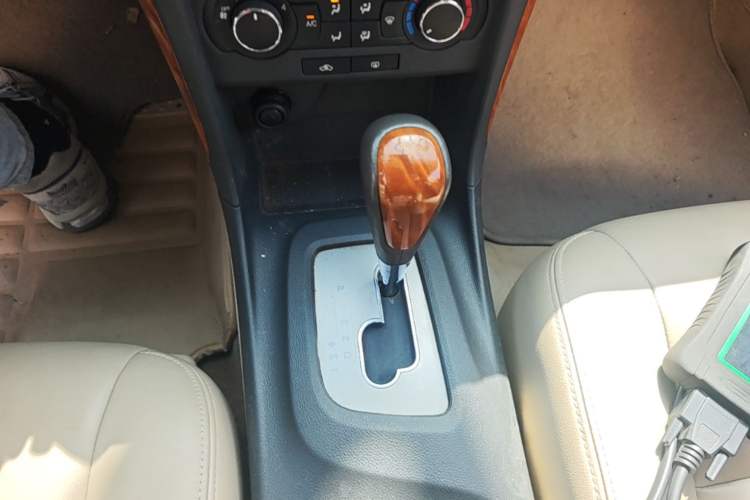 Used Chevrolet Epica 2013 1.8 SX Luxury Edition AT Gear Lever
