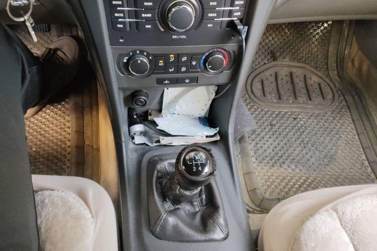 Used Chevrolet Epica 2013 1.8 SE Comfort Edition MT Gear Lever