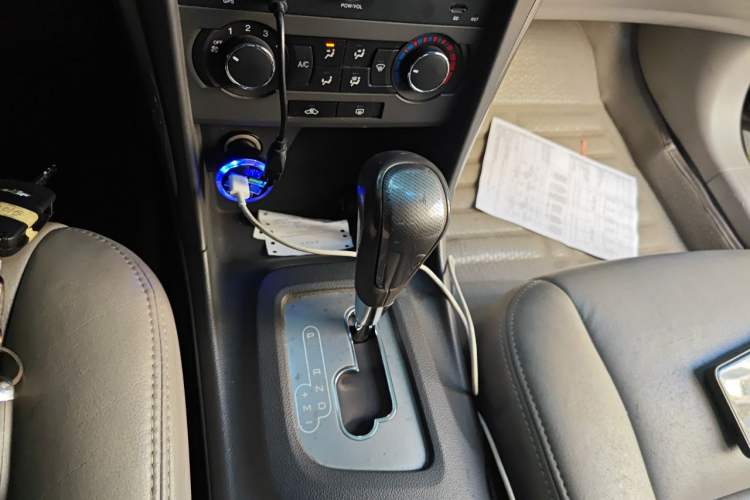 Used Chevrolet Epica 2013 1.8 SE Comfort Edition AT Gear Lever
