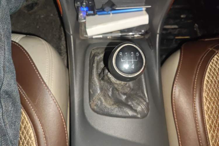 Used Chevrolet Epica 2013 1.8 SL ZhiZhen Edition MT Gear Lever