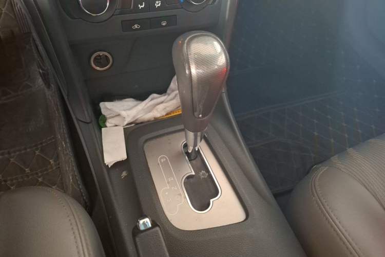 Used Chevrolet Epica 2013 1.8 SE Comfort Edition AT Gear Lever