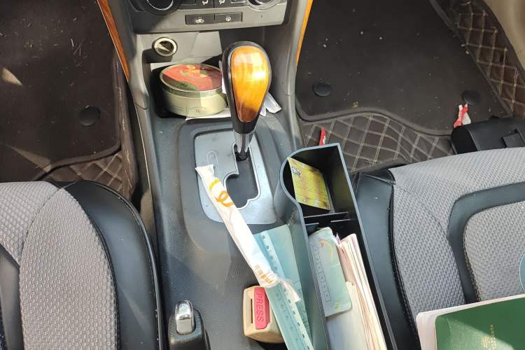 Used Chevrolet Epica 2013 1.8 SE Comfort Edition AT Gear Lever