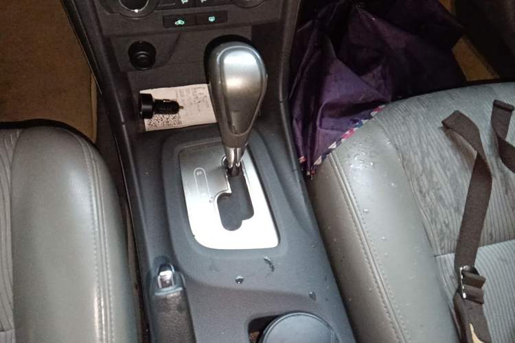 Used Chevrolet Epica 2013 1.8 SE Comfort Edition AT Gear Lever