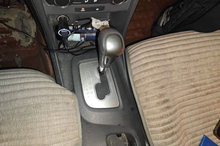 Used Chevrolet Epica 2013 1.8 SE Comfort Edition AT Gear Lever