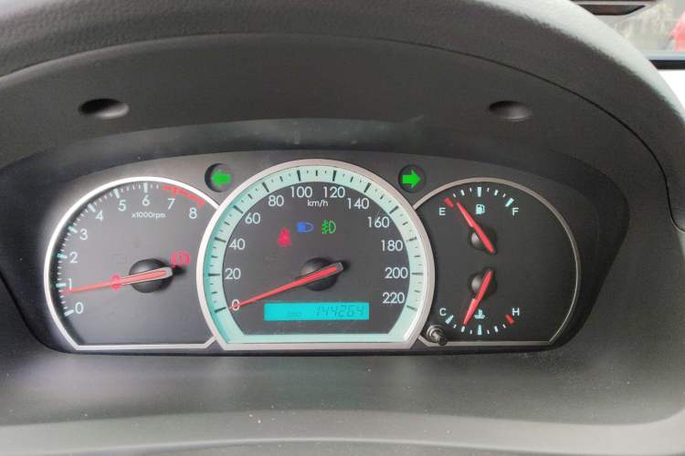 Used Chevrolet Epica 2013 1.8 SE Comfort Edition MT Instrument Cluster