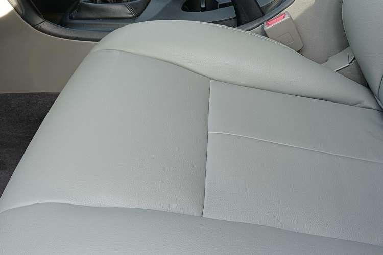 Used Chevrolet Epica 2013 1.8 SE Comfort Edition MT Interior 10