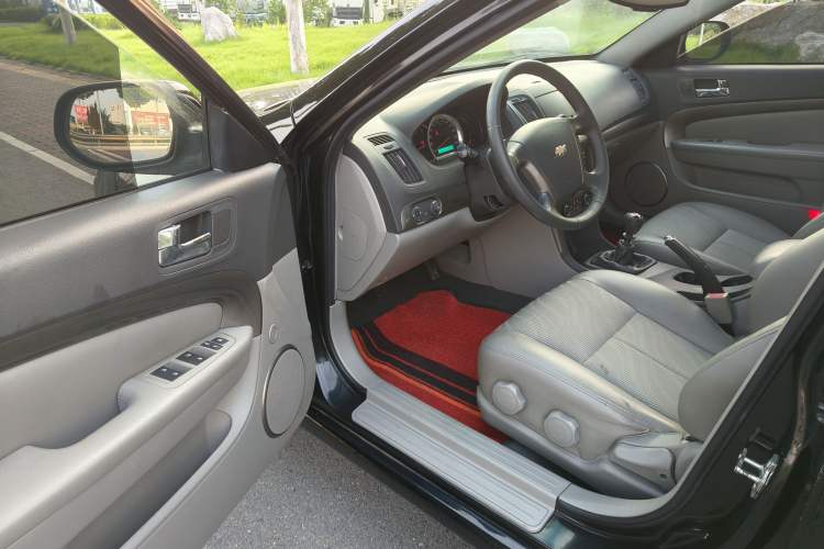 Used Chevrolet Epica 2013 1.8 SE Comfort Edition MT Interior 10