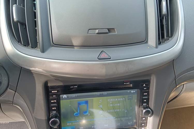 Used Chevrolet Epica 2013 1.8 SE Comfort Edition MT Interior 3