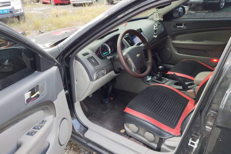 Used Chevrolet Epica 2013 1.8 SE Comfort Edition MT Interior 3