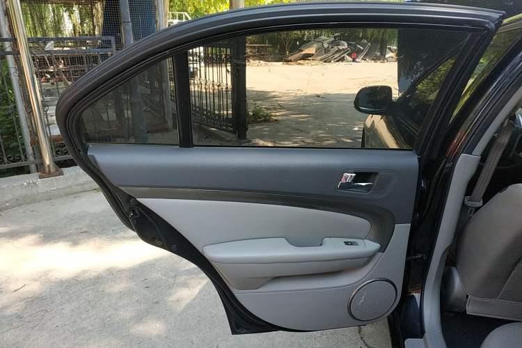 Used Chevrolet Epica 2013 1.8 SE Comfort Edition MT Interior 5