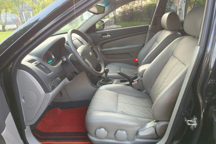 Used Chevrolet Epica 2013 1.8 SE Comfort Edition MT Interior 6