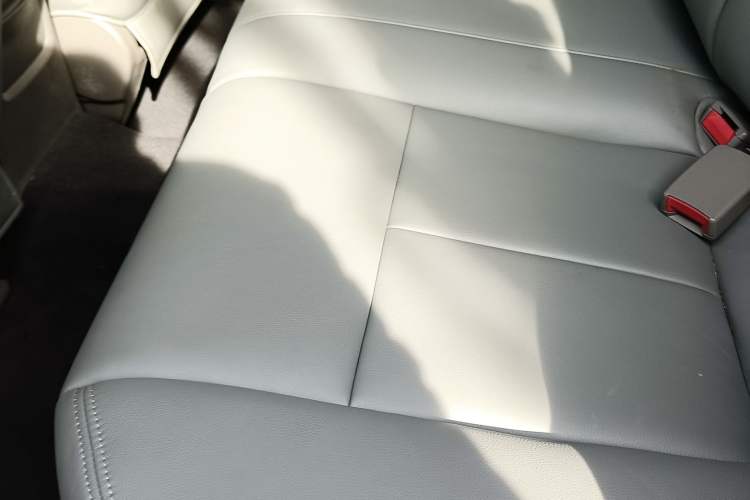 Used Chevrolet Epica 2013 1.8 SE Comfort Edition MT Interior 7