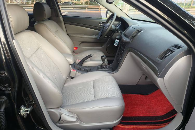 Used Chevrolet Epica 2013 1.8 SE Comfort Edition MT Interior 8