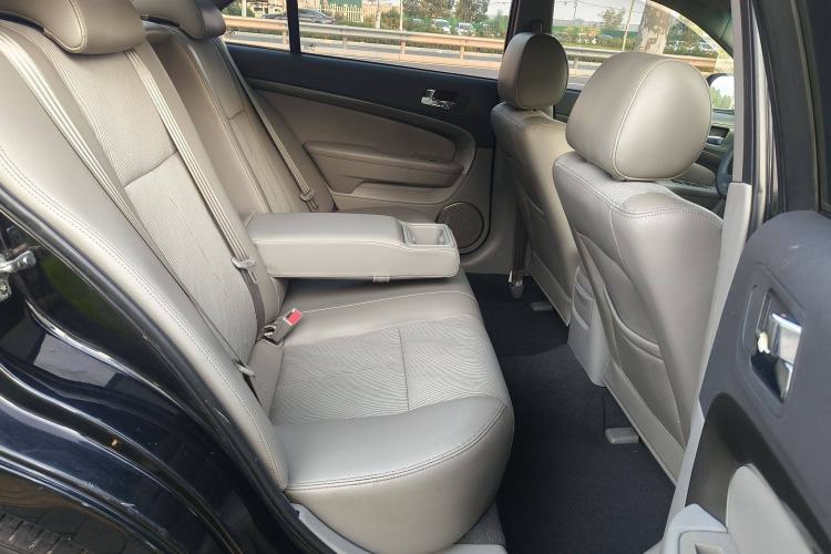 Used Chevrolet Epica 2013 1.8 SE Comfort Edition MT Interior 9