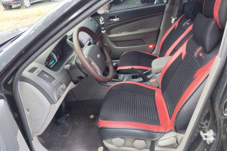 Used Chevrolet Epica 2013 1.8 SE Comfort Edition MT Left Front Seat